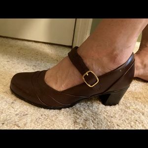 Clark’s Brown Mary Jane pumps Size 6.5
